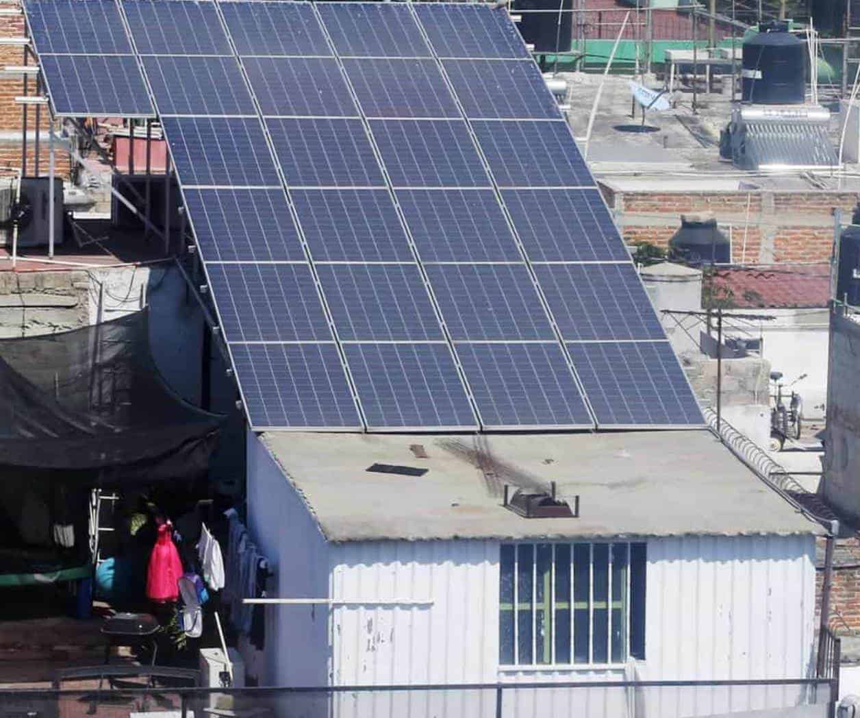 SEDESJALISCO's tweet card. Buscan fortalecer la cadena de valor del sector energético e impulsar la profesionalización de jóvenes