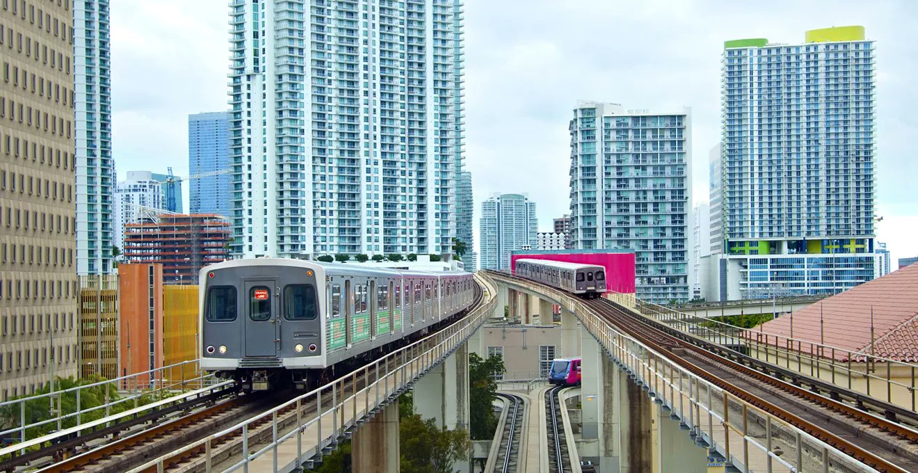 Jose_D_Duran's tweet card. Stuck playing tour guide for someone who just needs a couch to crash on? Show them a side of Miami that will make them think twice about coming back.