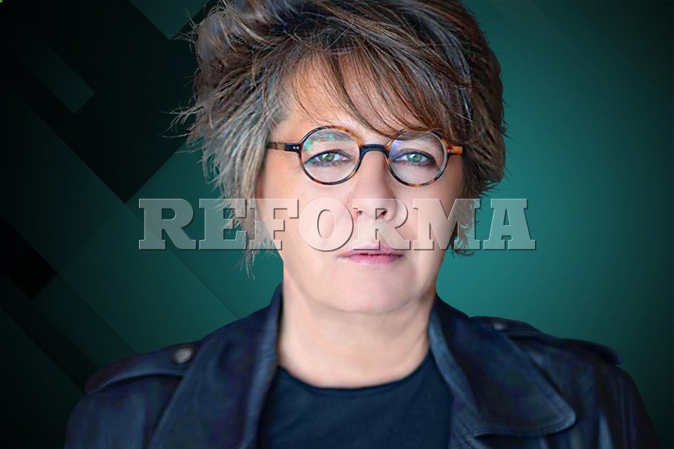 reformaopinion's tweet card. 'Mujeres, están fracasando'. Tómala, no me la esperaba. ¿De plano fracasando? Si hasta tenemos presidenta de la República. Y empresarias y activistas y funcionarias y artistas y chavitas chidas...