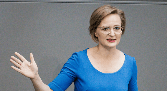 correctiv_fakt's tweet card. Grünen-Chefin Franziska Brantner war am Sonntag im ZDF-Sommerinterview. Aussagen zur Klimapolitik der Regierung trafen teilweise so nicht zu.