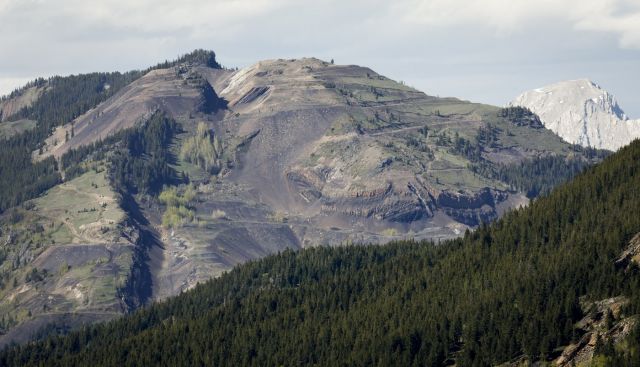 ABrosnikoff's tweet card. Alberta is paying out more than $140 million to end one of five lawsuits launched against it over its coal mining policies.