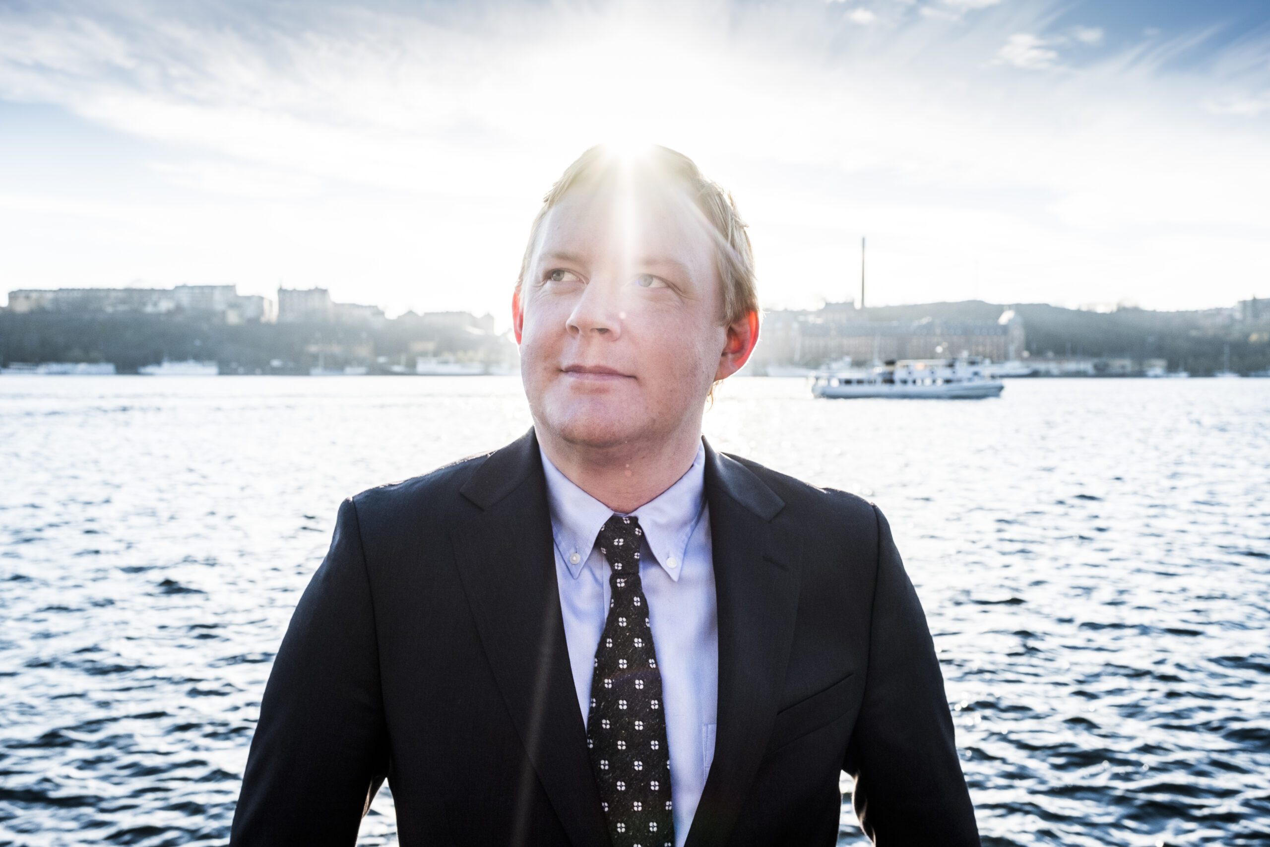 NilssonPM's tweet card. Lastbilarnas högersvängar skapar otrygghet i Stockholmstrafiken. De borgerliga politikerna behöver ta cykelsäkerheten på allvar. Det skriver @Stutzinskys