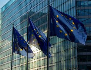 LTONederland's tweet card. "Met deze plannen verliest het Europese gemeenschappelijke landbouwbeleid (GLB) haar gemeenschappelijkheid". Met die waarschuwing reageert LTO op de bekendmaking van de nieuwe plannen van de Europese...