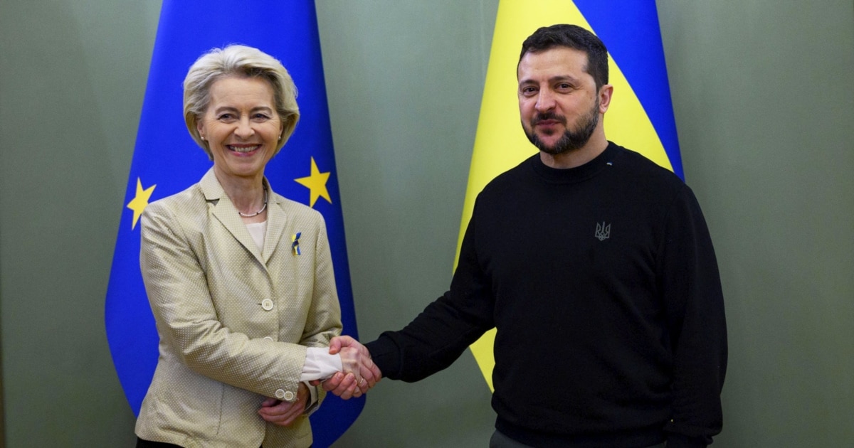 radiosvoboda's tweet card. Верховна Рада 22 липня підтримала законопроєкт № 12414, що, як повідомлялось, обмежує незалежність НАБУ та САП. «За» проголосували 263 народні депутати
