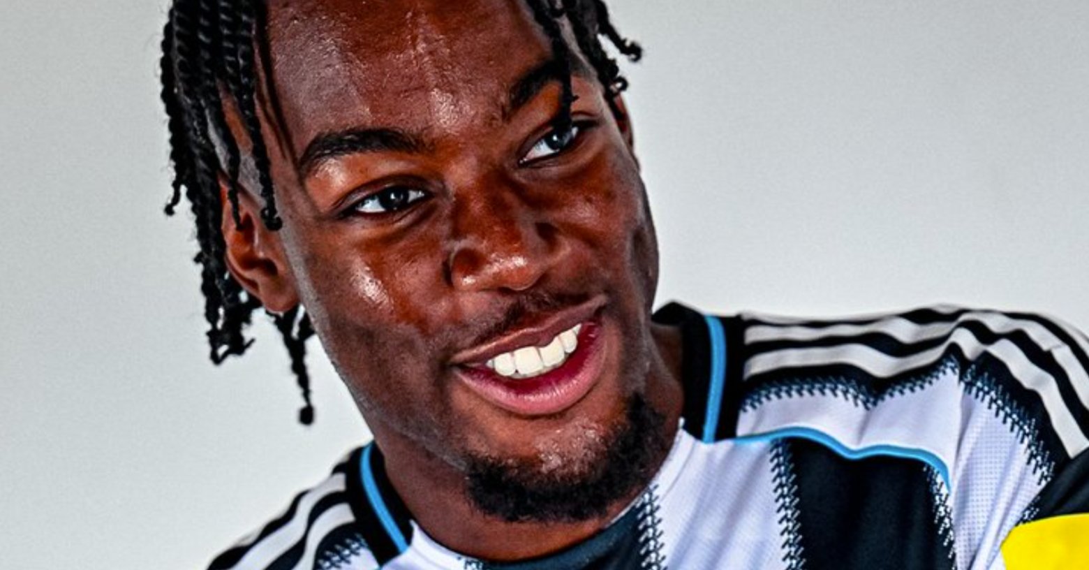 NUFCblogcouk's tweet card. Our 700+ day wait for a major first-team signing is over. Anthony Elanga has signed for Newcastle United. A £52m fee that could rise to £55m and a five-year deal, with the Swede landing on Tyneside…