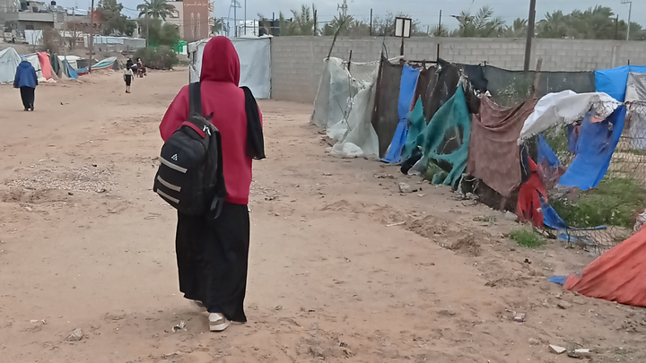 LamaAyyad184896's tweet card. I am Lama Ayyad. I made the link because of the war, because life is unbearable. Ther… Lama Ayyad needs your support for Help Lama Ayyad get food and drink