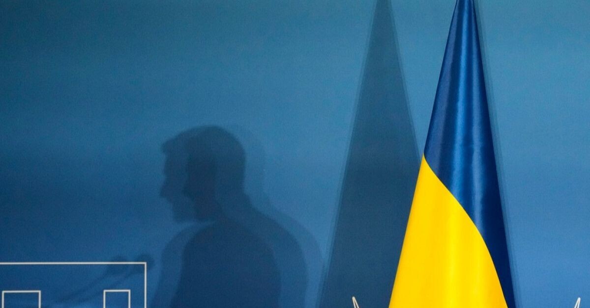 euronews's tweet card. Thousands of demonstrators gathered in Kyiv, Lviv, Odesa and Dnipro, protesting against the controversial bill which effectively eliminates the independence of Ukraine’s anti-corruption institutions.