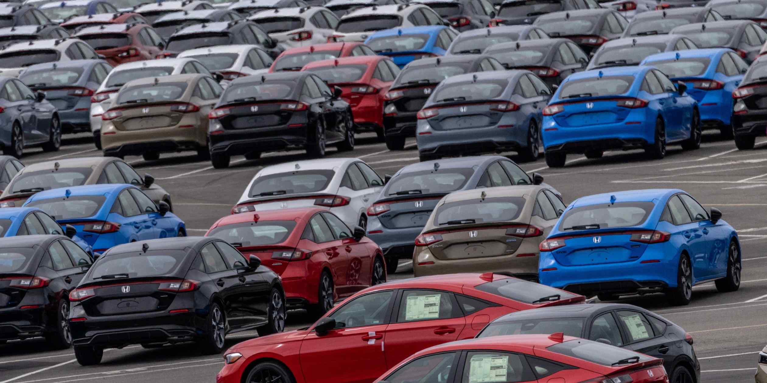 Alea_'s tweet card. New 15% tariffs may be low enough for companies to absorb, analyst says
