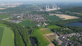 Sutherland3131's tweet card. Mit dem Kohle-Aus im Rheinischen Revier steht Grevenbroich als eine von vielen NRW-Städten mitten im Strukturwandel. Ein Kraftwerk ist schon abgeschaltet, ein weiteres wird es noch. Eine Herausford...