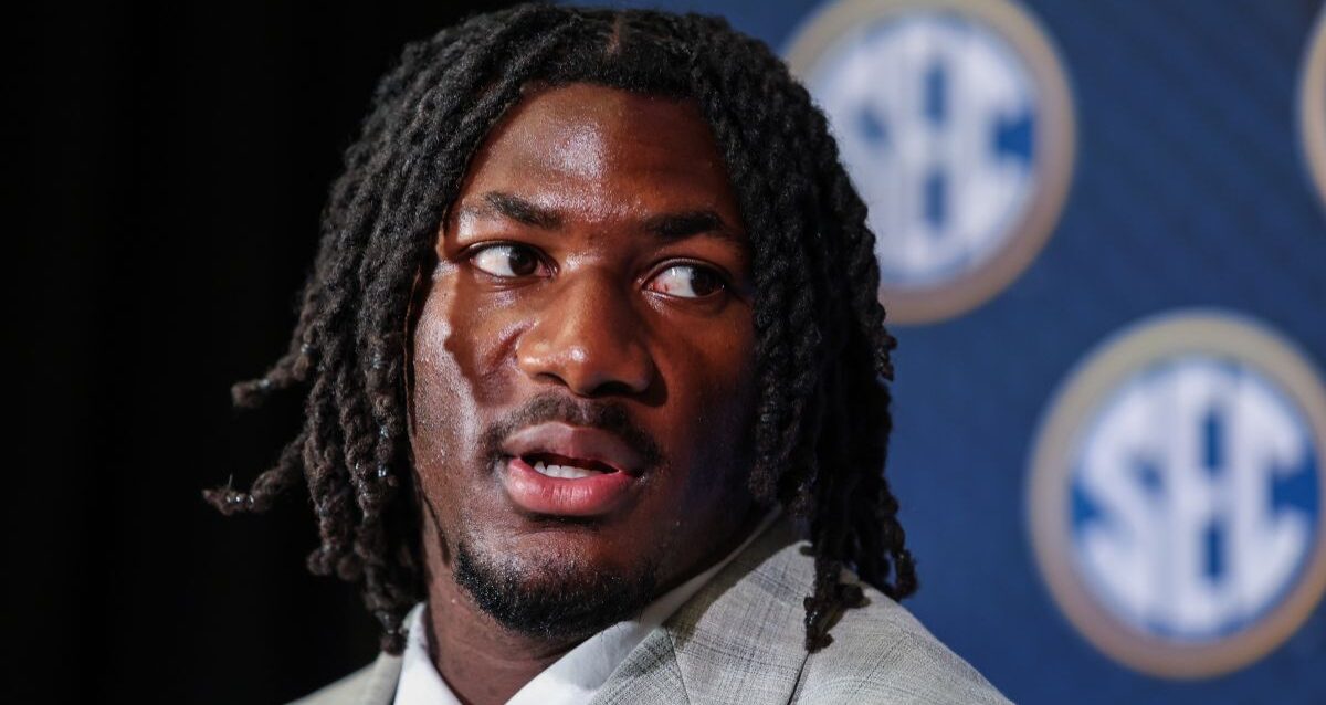 SoonerScoop's tweet card. OU defensive end R Mason Thomas reflects on running back days and how the skills at one spot are helping at the other.