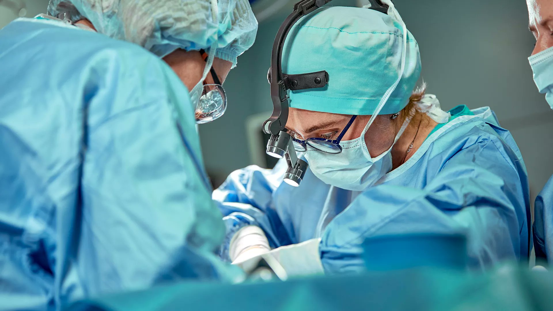 FrontSurgery's tweet card. Pediatric penile trauma is a rare urological emergency, and evidence-based guidelines for complex tissue salvage are limited. We report the case of an eight-...