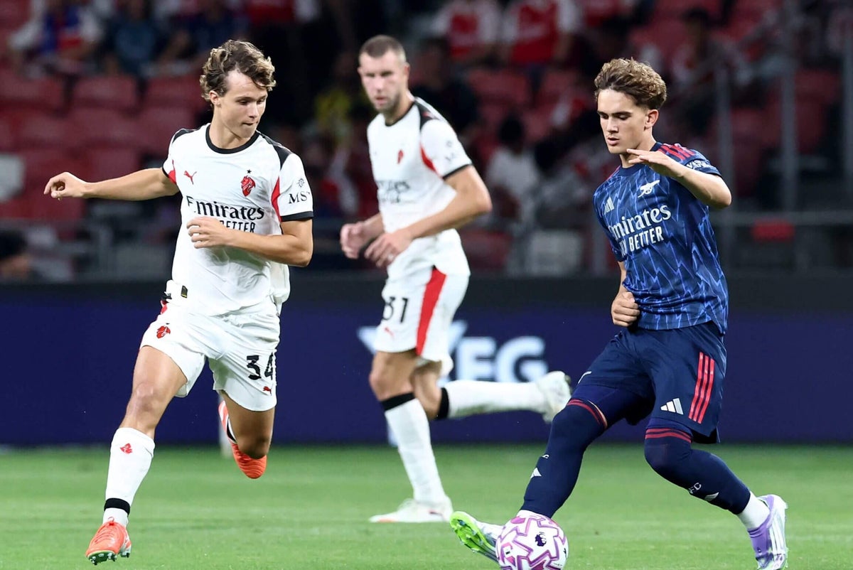 gunnerblog's tweet card. Midfielder Dowman and defender Salmon came off the bench as Arsenal began their pre-season tour with a 1-0 win.