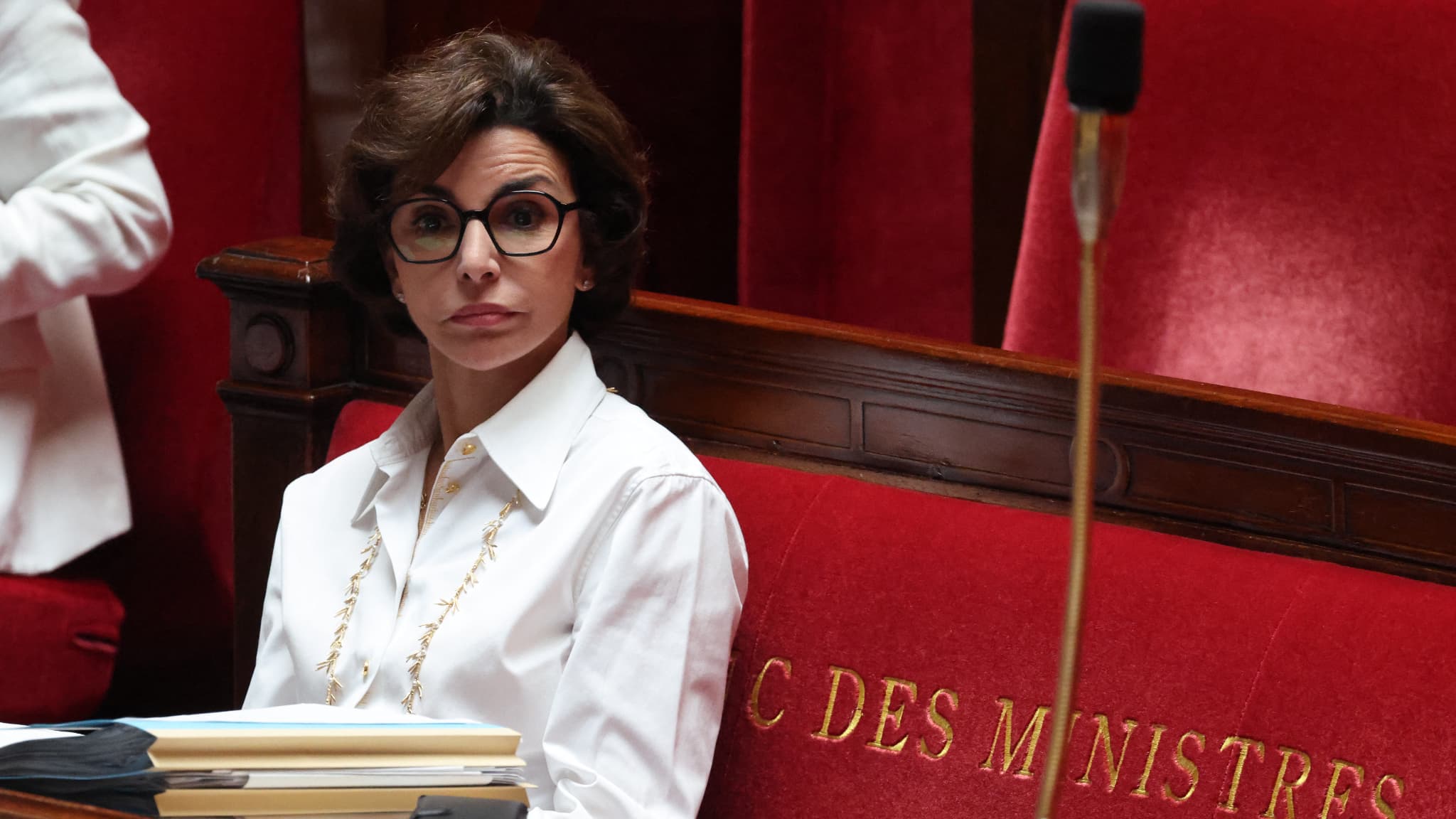 __Verlaine__'s tweet card. La ministre de la Culture va devoir affronter un procès pour "corruption", annoncé ce mardi 22 juillet par le parquet national financier. Si le symbole fait très mauvais effet, à quelques mois du...