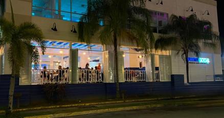 NoticentroWAPA's tweet card. La administración del restaurante compartió en sus redes sociales la razón para cerrar su localidad en un reconocido centro comercial.