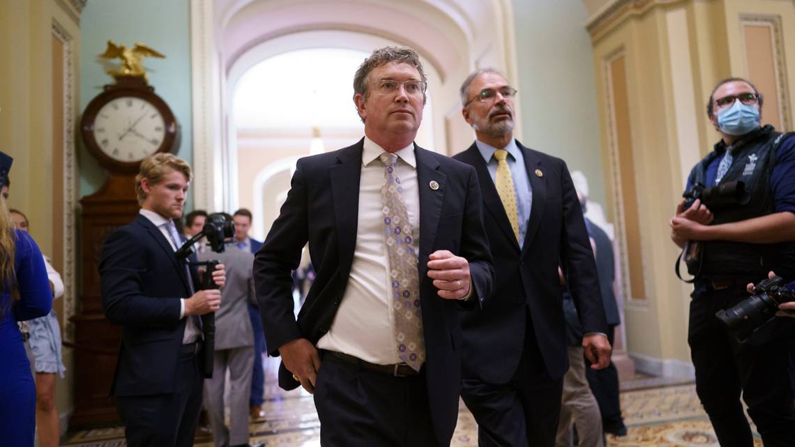 _AustinHorn's tweet card. Massie’s petition would force a vote in the U.S. House on releasing the files related to Epstein.