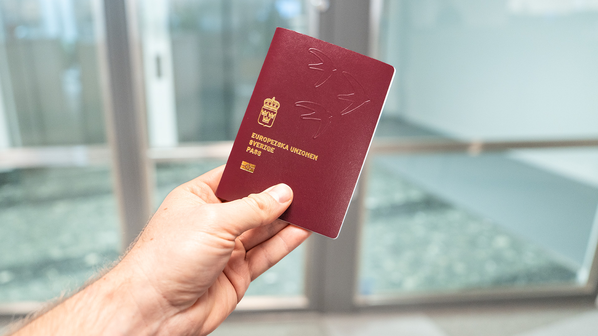 martin_tunstrom's tweet card. Migrationsverkets hantering av ansökningar om medborgarskap brister i effektivitet, visar Riksrevisionens granskning. Tusentals ärenden ligger vilande, hanteringen är delvis godtycklig och Migratio...