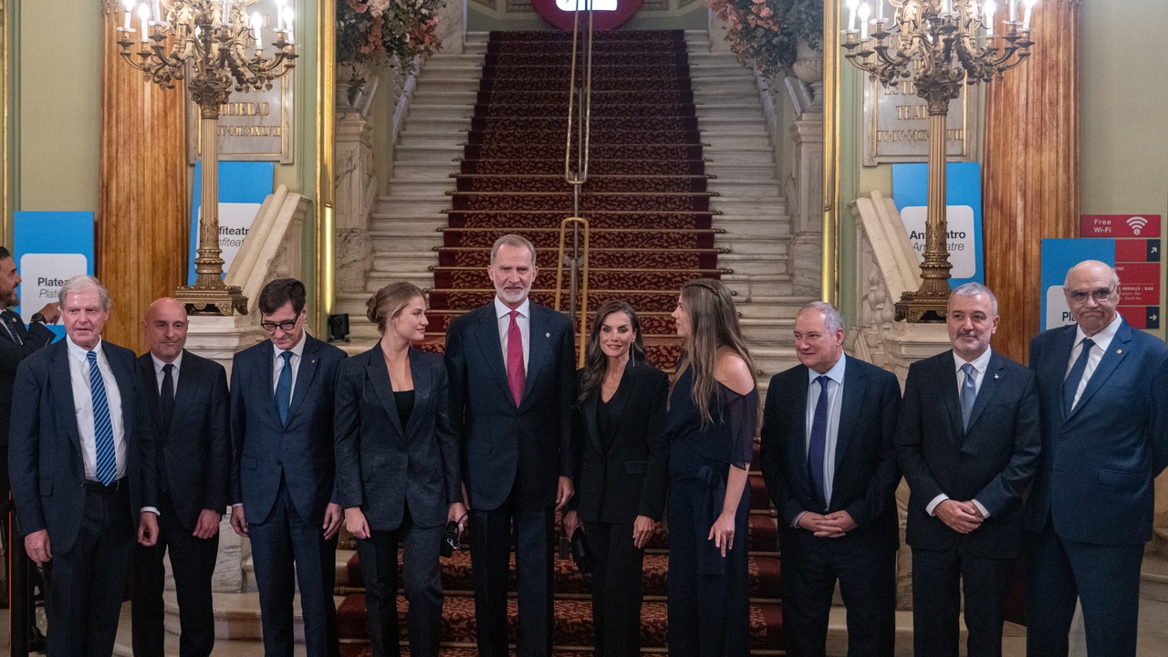LFT_Magazine's tweet card. Vestida de gala y sin uniforme tras despedirse de Marín, después de seis meses sin vestir de civil