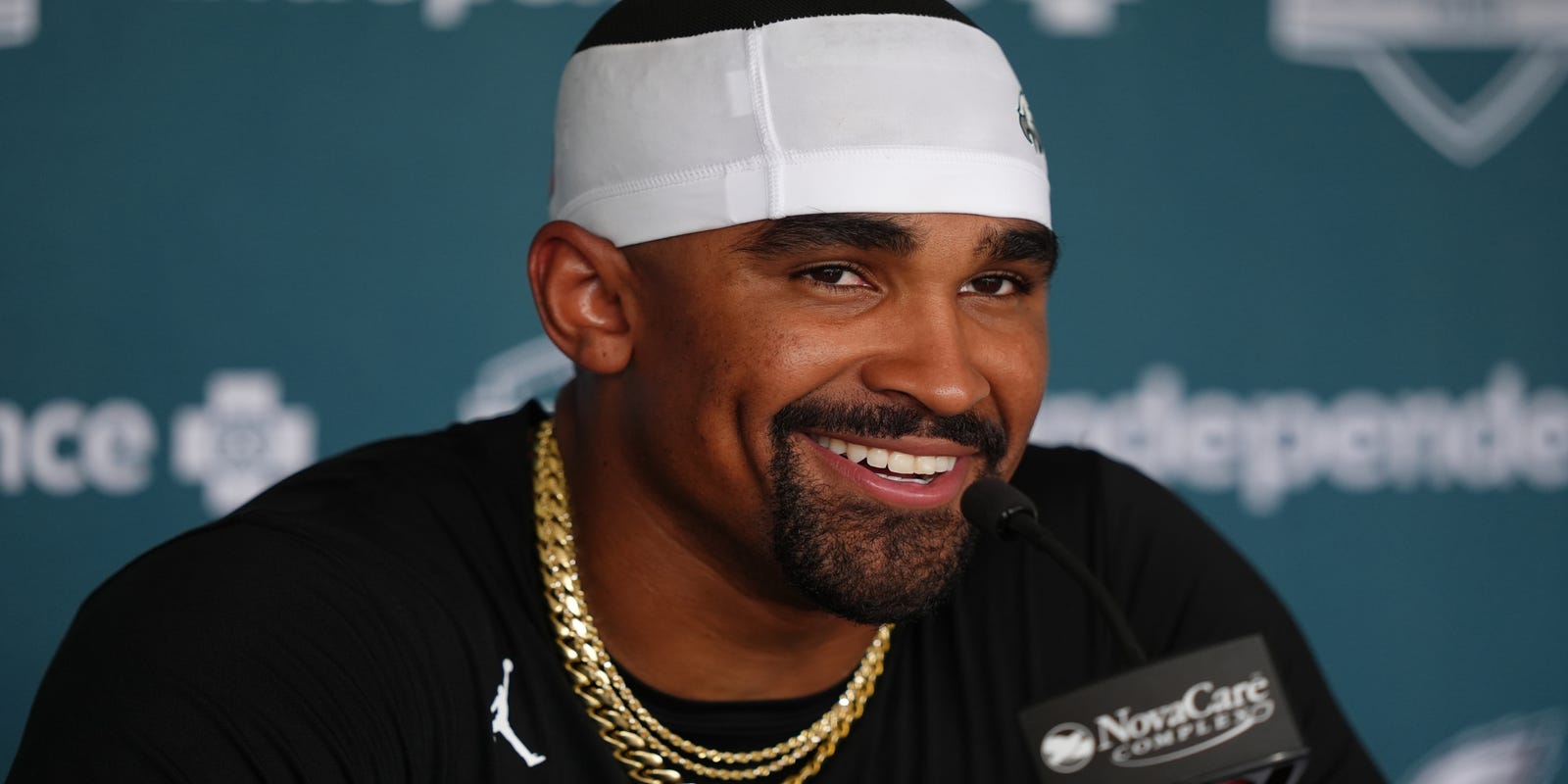 Mfranknfl's tweet card. Eagles QB Jalen Hurts sort of explains why he hasn't worn his Super Bowl ring at the team's ceremony.