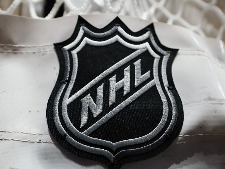 theScoreNHL's tweet card. The NHL announced the schedule for the 2025-26 season on Wednesday.The campaign opens Oct. 7 with a tripleheader: The Florida Panthers take on the Chicago Blackhawks and raise their second straight...