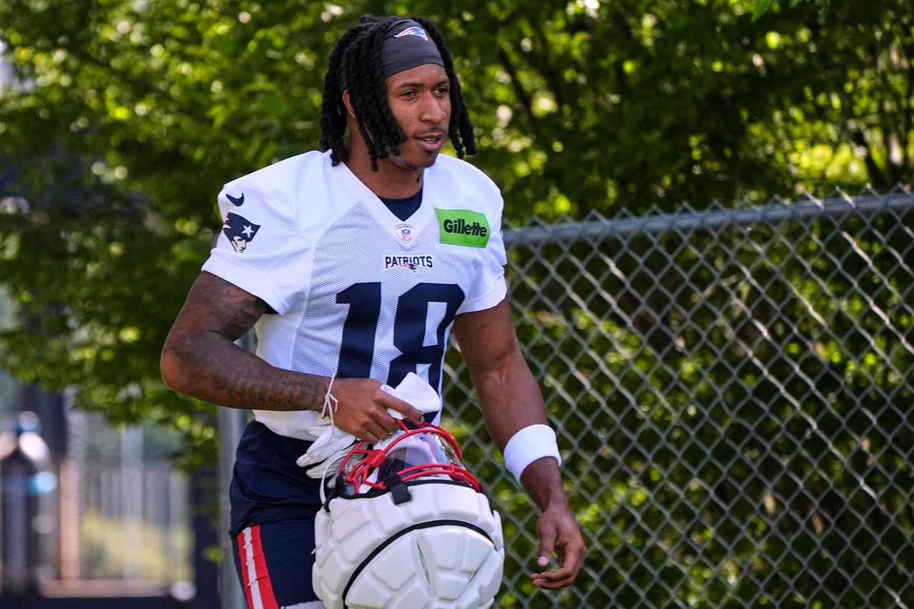 ByMarkDaniels's tweet card. Rookie Kyle Williams wasted no time making an impression on the Patriots first day of training camp.