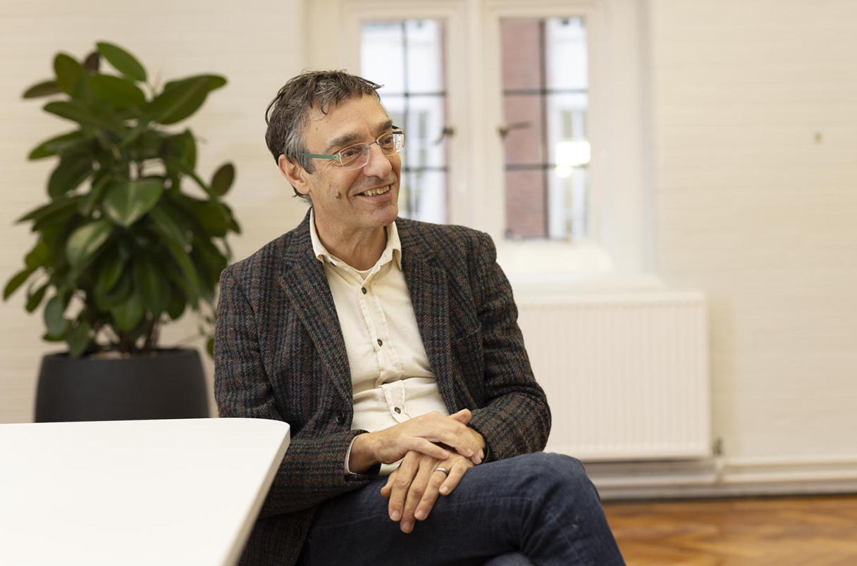 NewsfromScience's tweet card. As Piers Forster steps down as chair of the influential Climate Change Committee, he chats to Science about his role in guiding the country toward decarbonization