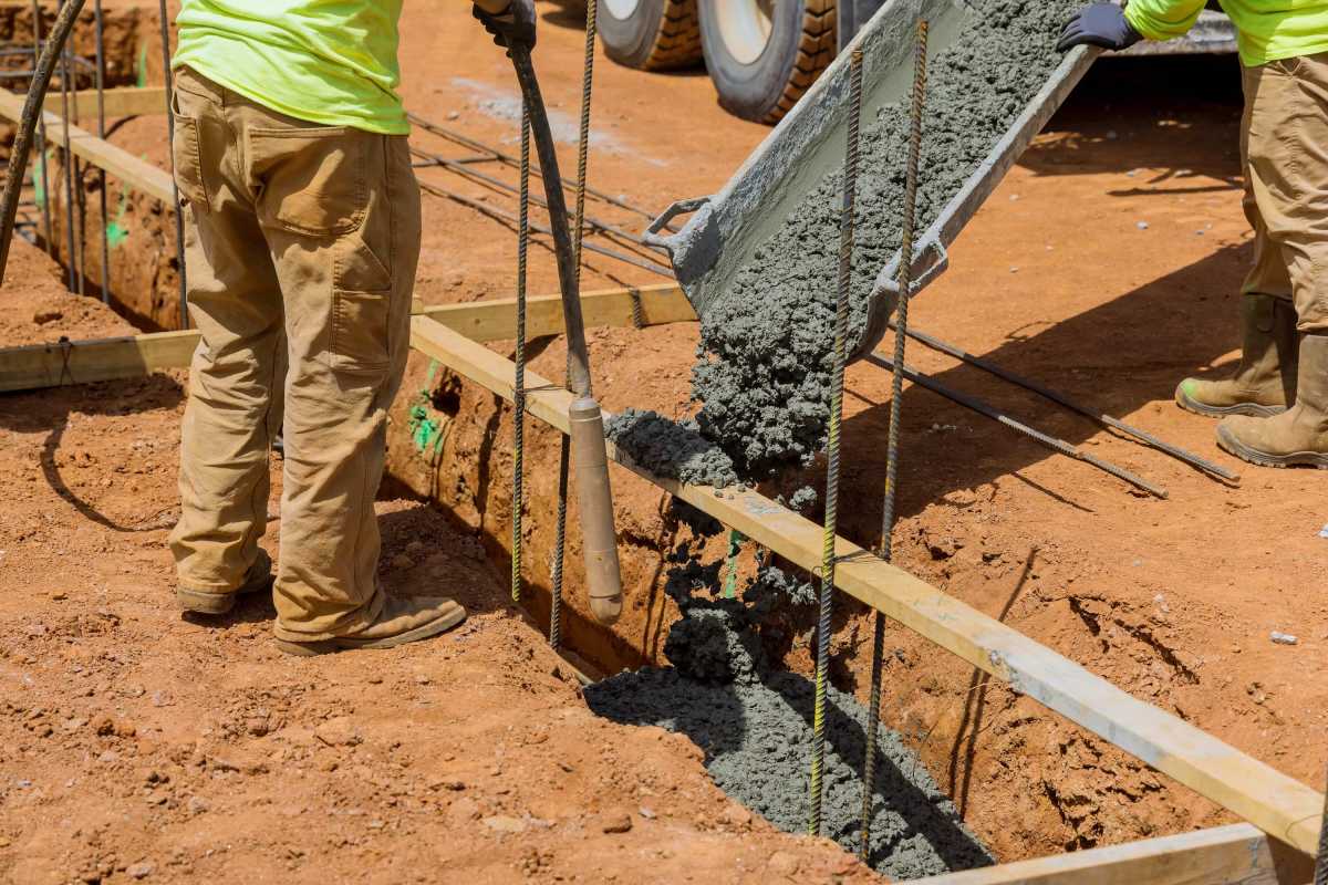 Breakthrough's tweet card. The startup said that it’ll be using the new funding to build a massive facility near Dallas capable of pumping out 240,000 tons of its supplementary cementitious material (SCM) annually.