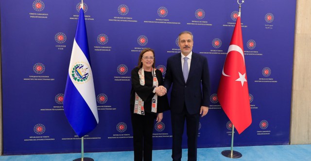 SLVNewsEnglish's tweet card. El Salvador strengthens its partnership with Turkey, focusing on enhancing bilateral relations and exploring broader global alliances amid mutual support.