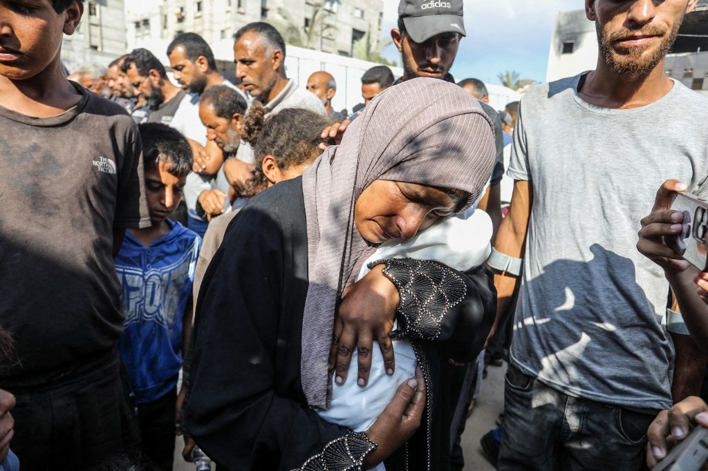 SebastienGrob's tweet card. Depuis plusieurs jours, les témoignages affluent de toutes parts pour alerter sur la faim extrême qui sévit à Gaza. Pendant ce temps, la classe politique française s’invective sur l’usage ou non du...