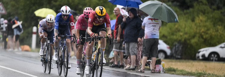LeGruppetto's tweet card. La 17e étape du Tour de France 2025 entre Bollène et Valence a souri aux sprinteurs ce mercredi 23 juillet, avec la victoire de Jonathan Milan. Quatre coureurs ont pris l'échappée, offrant tout de...