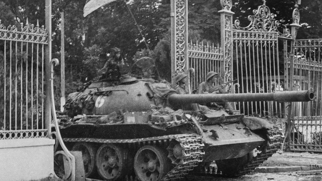 AlexWinston89's tweet card. Fifty years after the fall of Saigon, the images of helicopters, chaos, and surrender still echo as symbols of the Vietnam War’s dramatic end.