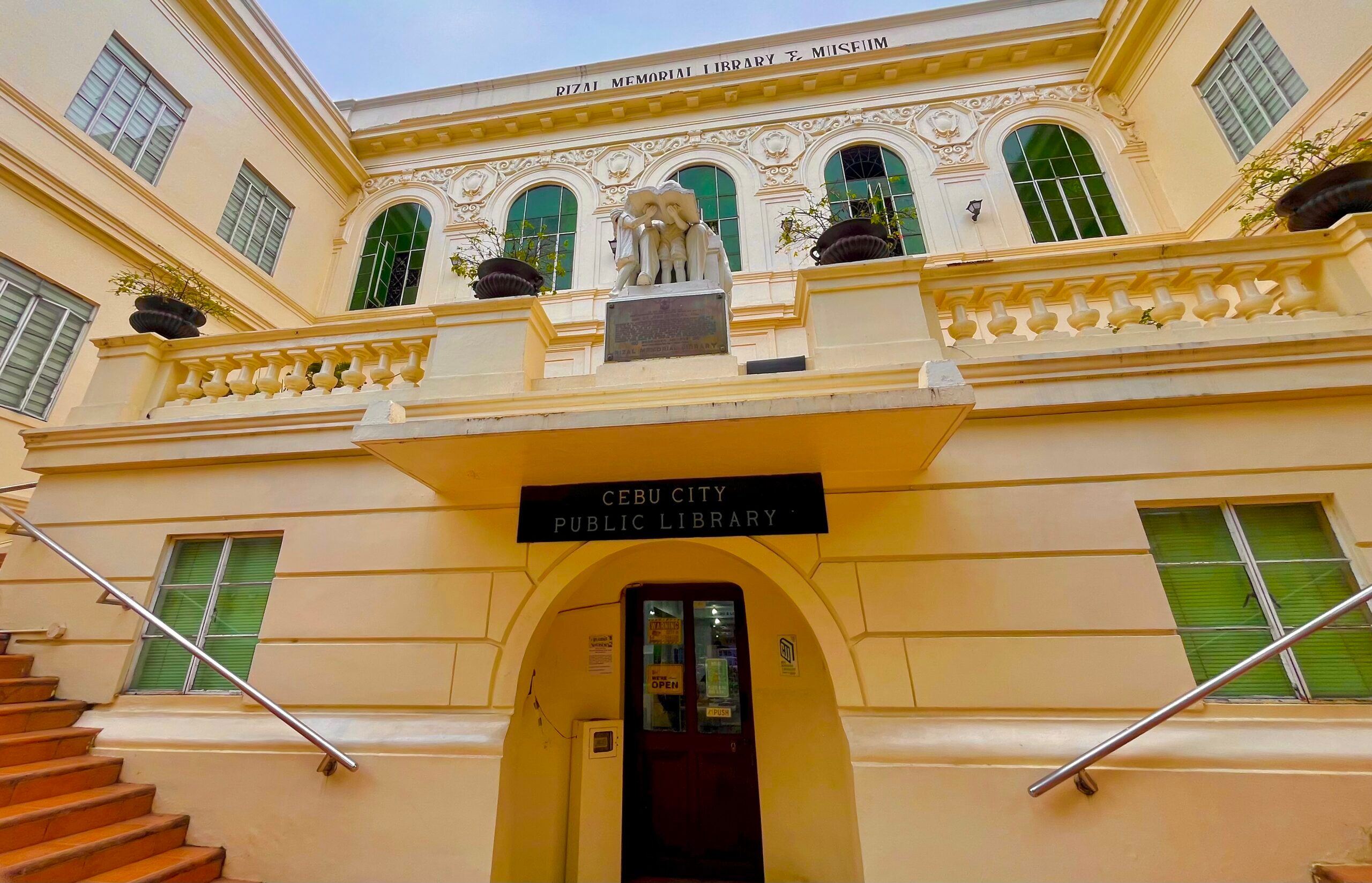 BrailleWorks's tweet card. Leoniver Gaquing, Cebu City's blind librarian, says everyone, including the visually impaired, has the right to knowledge