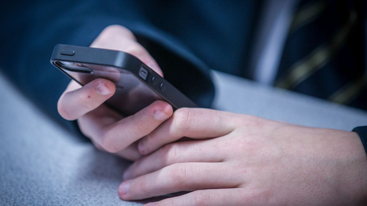 MdAtlPermanente's tweet card. Too much screen time can affect kids’ eyes, sleep, attention and mental health. News4’s Erika Gonzalez looked at what parents need to know about digital devices as summertime routines take hold.