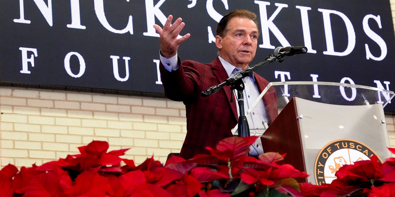 tuscaloosanews's tweet card. With all the talk about if former Alabama football coach Nick Saban could return to coaching, former Crimson Tide staffer Charles Kelly weighs in.