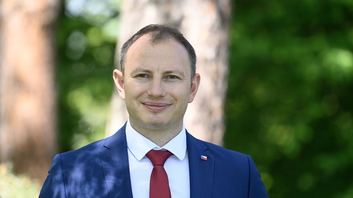 KacaSaf's tweet card. Europoslanec zvolený za ANO Ondřej Knotek se stal europarlamentním zpravodajem k návrhu legislativy na zrychlení evropského Green Dealu. Bude řídit přípravu nového závazného cíle na snížení emisí pro...