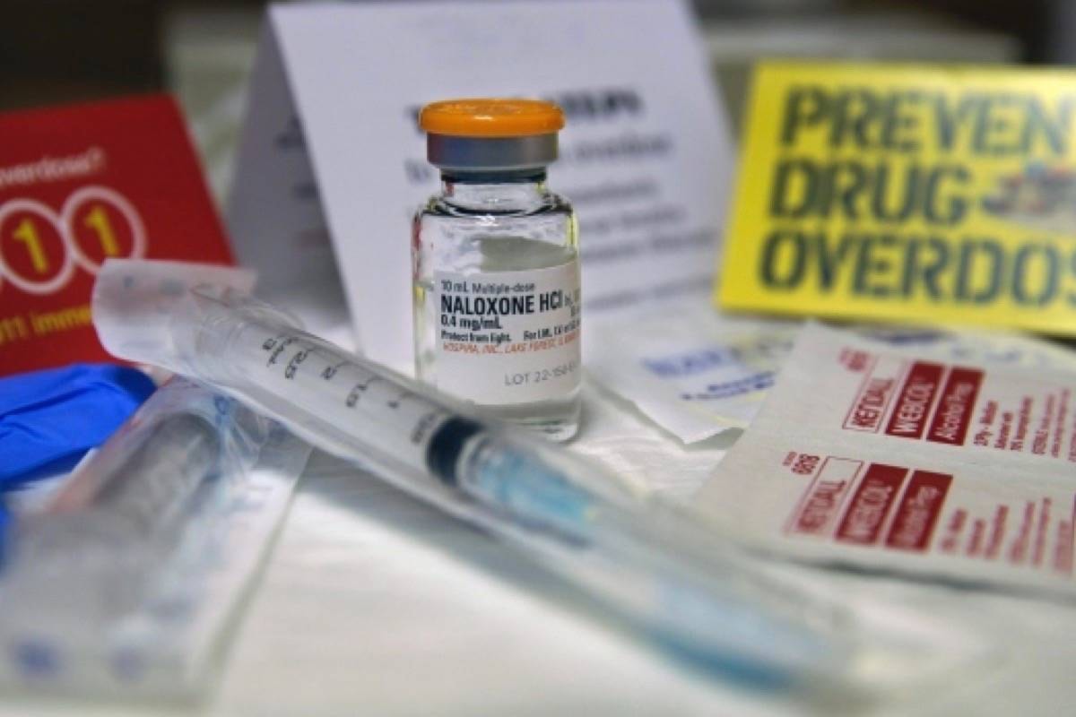 tomzytaruk's tweet card. Naloxone reverses opioid poisoning and can be injected or administered nasally