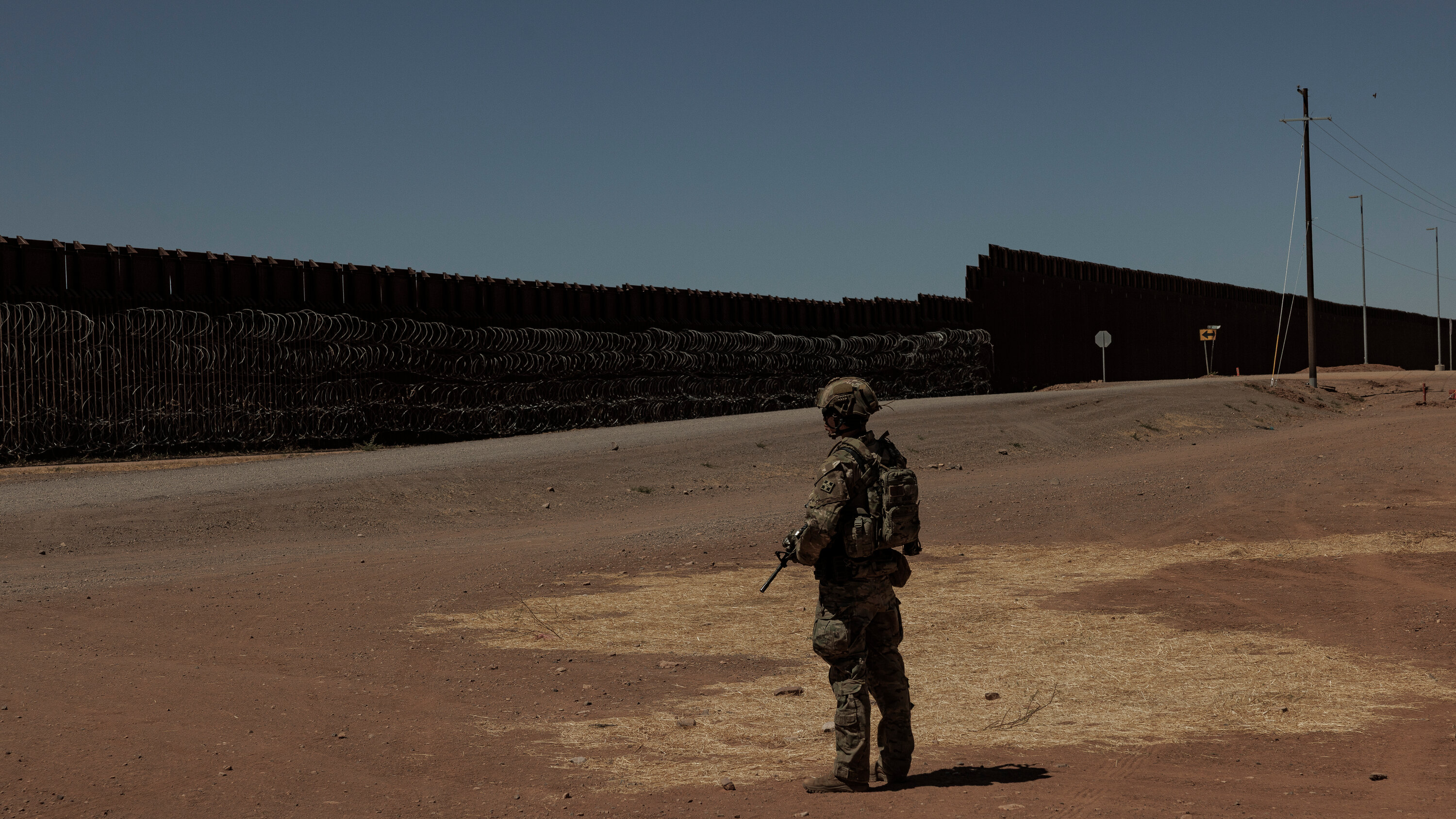 EricSchmittNYT's tweet card. The plans for strips of land in Texas and Arizona are the latest step to militarize the boundary to stem an already dwindling number of migrant crossings.