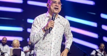 VoceroPR's tweet card. Gilberto Santa Rosa se presenta este jueves en The Tonight Show junto a J Balvin con el tema Misterio, tras una exitosa gira por Europa que incluyó ciudades como Madrid, Londres y Milán.