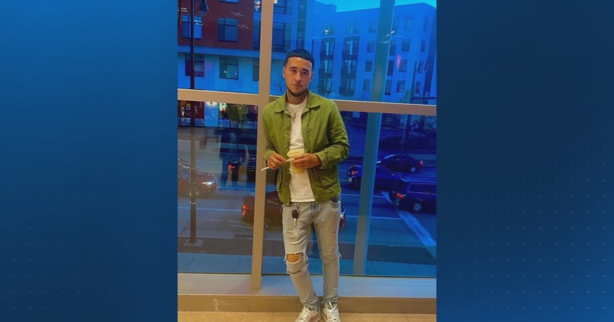 jatara_'s tweet card. Ten months after an injured man died after he was found unresponsive in a holding cell, his family is suing the police department.