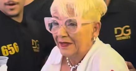 VoceroPR's tweet card. “Nunca pensé que yo podía ser la persona que estuviera en ese concierto con Bad Bunny”. Dorca Rivera, de 68 años y residente de Trujillo Alto, no imaginaba ser la escogida para gritar la icónica...