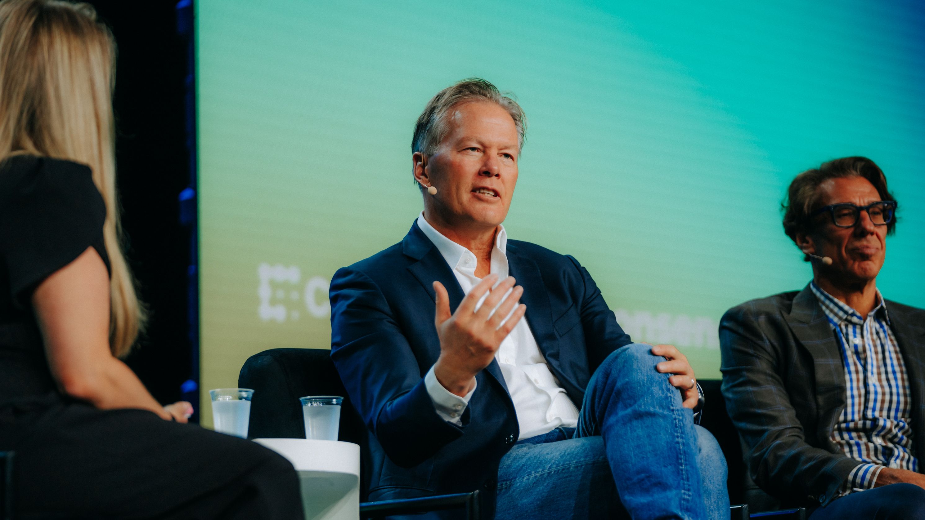 DTAPCAP's tweet card. The CEO and founder of the crypto VC firm advised investing in a wide spectrum of tokens and venture equity.