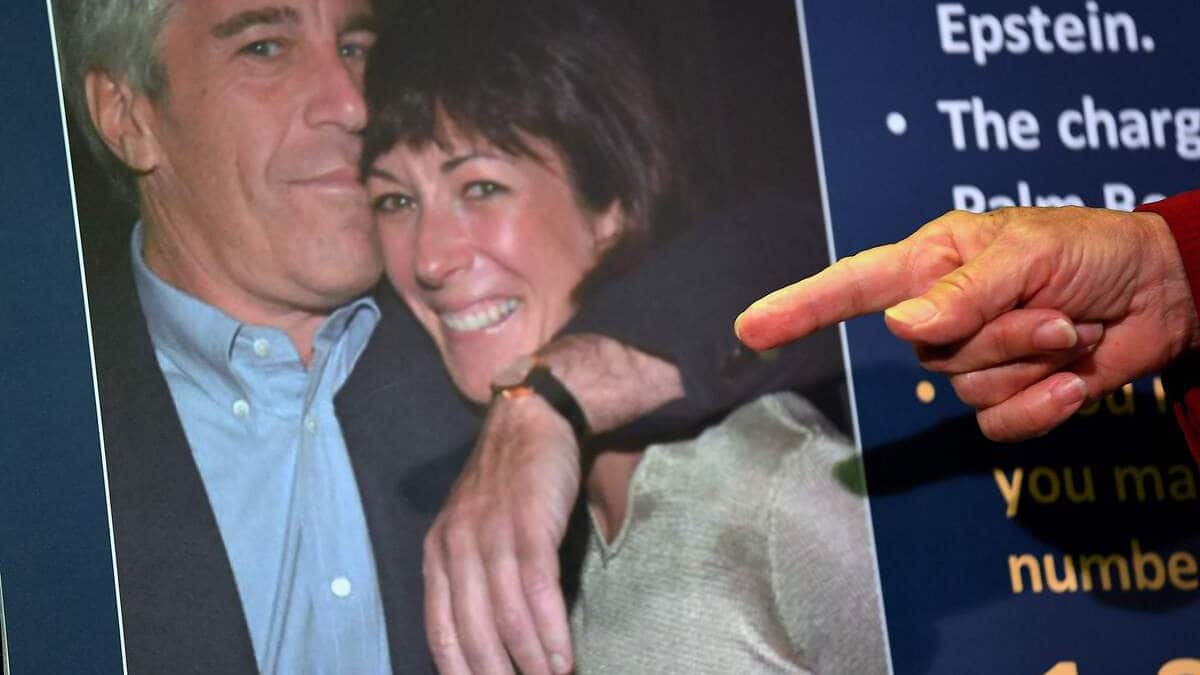 JdeQuebec's tweet card. Une juge fédérale a refusée de publier des documents supplémentaires du grand jury à propos de l’enquête criminelle sur Jeffrey Epstein, selon CNN.