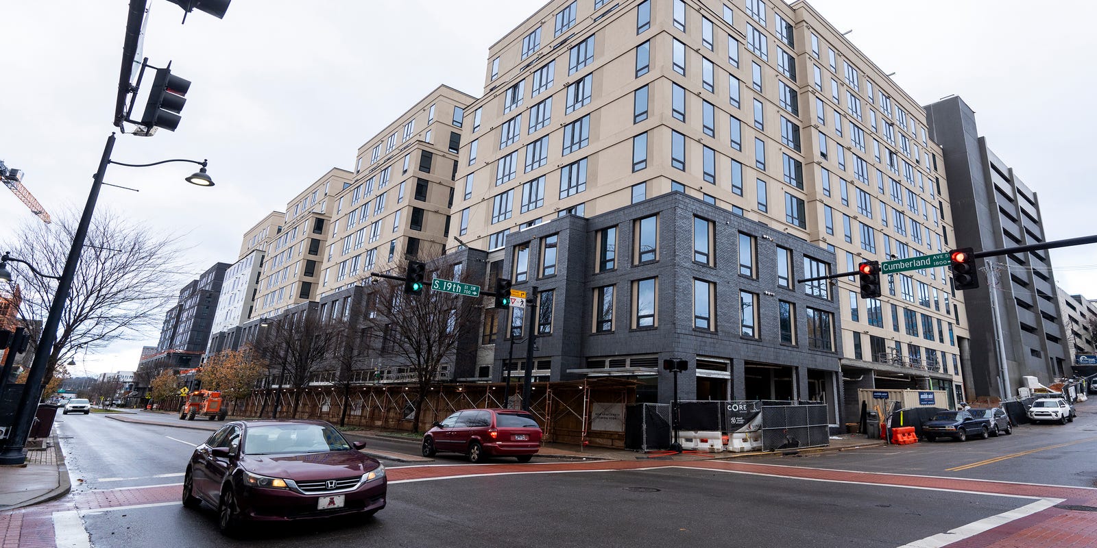 UTCampusOps's tweet card. Cumberland Foodhall, which will feature counter service and food lockers from multiple vendors, is coming to Hub Knoxville on the Strip.
