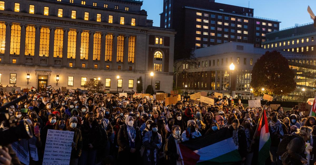 JustTheNews's tweet card. The $220 million settlement divides the payment into $200 million for the federal government, and $20 million for Jewish employees who were discriminated against during the anti-Israel protests.