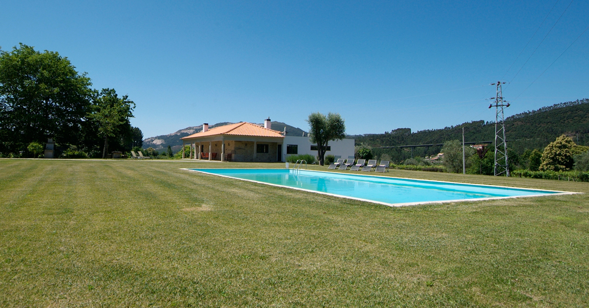 JoMoMMS's tweet card. Beautiful 6 bedroom holiday villa in North Portugal with private swimming pool. Ponte de Lima close to Porto and Vigo airports. The villa sleeps up to 14 with 6 bedrooms and 5 bathrooms. The Quinta...