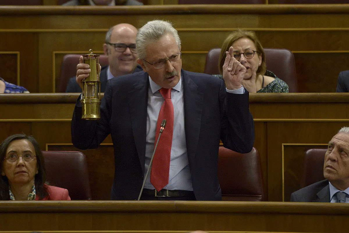 elmundoes's tweet card. Antonio Trevín Lombán, expresidente del Principado de Asturias y una de las figuras más destacadas del socialismo asturiano en las últimas décadas, ha fallecido este martes a...