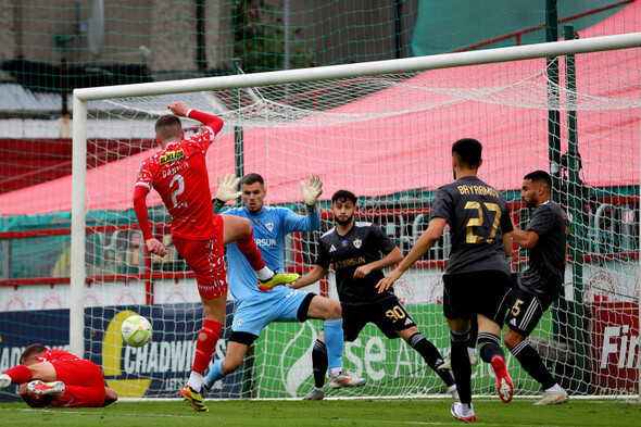 DavidSneyd's tweet card. Two goals inside last 10 minutes give Azeris 3-0 lead going into second leg next week.
