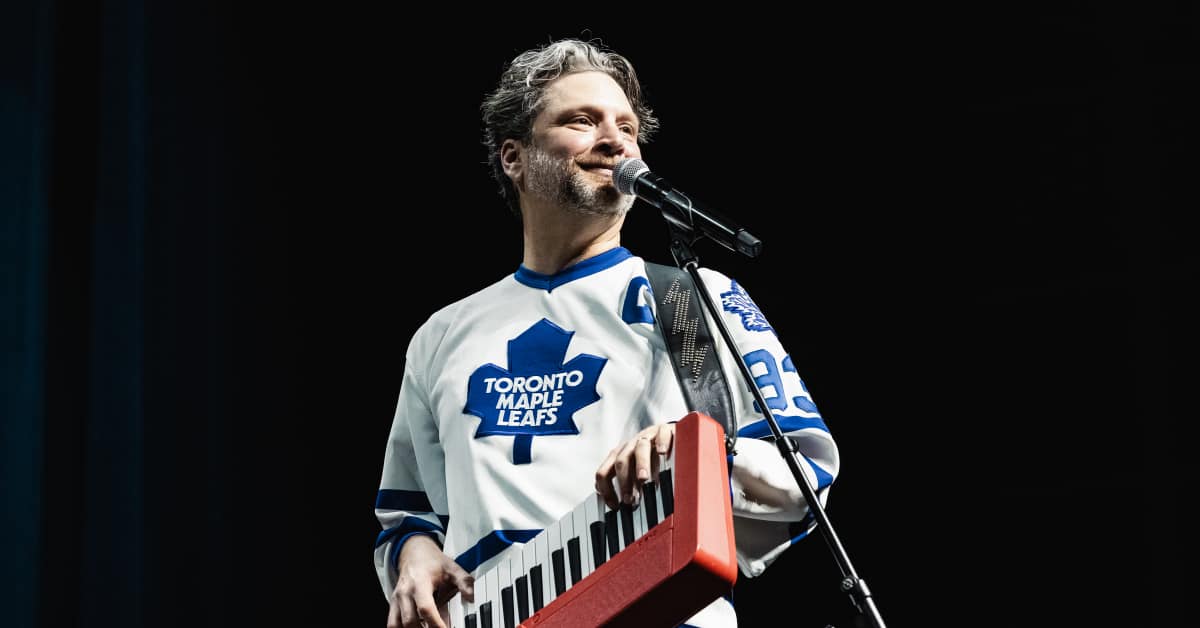 Goldmine_mag's tweet card. 'Give It Up, Avery Pearson' is a concert comedy special that music lovers should watch. As Pearson puts it, it's "an eclectic collection of self-deprecating comedy duets in styles ranging from Linkin...