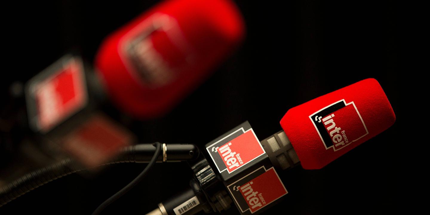 SDJFranceTV's tweet card. TRIBUNE. Toutes les sociétés de journalistes des médias publics (France TV, France 3, Franceinfo, Franceinfo TV, Radio France, France 24, RFI) entendent, dans une tribune au « Monde », alerter sur...