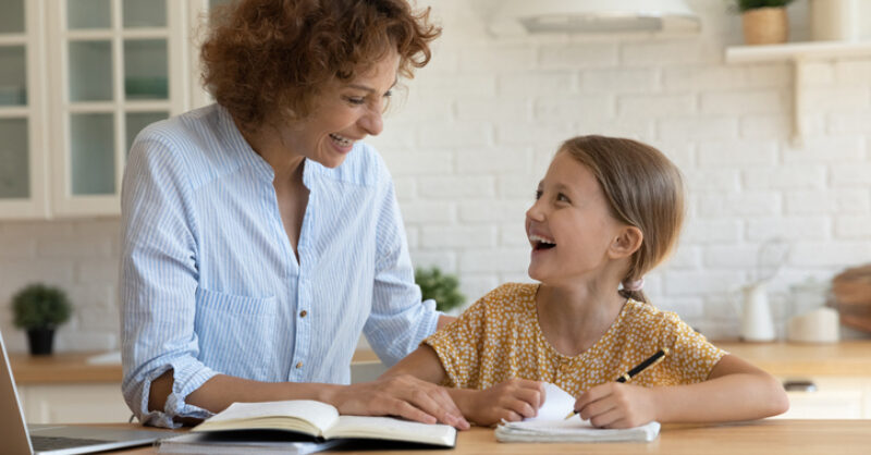 CreativityPost's tweet card. Here are some tips for facilitating children’s growth, engagement, and intellectual curiosity through praise.