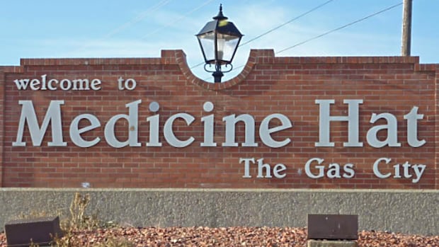 EliRidder's tweet card. Medicine Hat city council members voted this week to pause exploring the creation of an arm’s length, municipally-controlled corporation to oversee the city's electricity company.